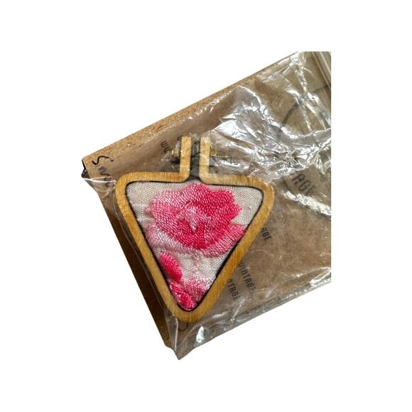 Small Triangle Handmade Embroidered Loom Pendants from Vintage Handkerchiefs - Picture 3 of 6